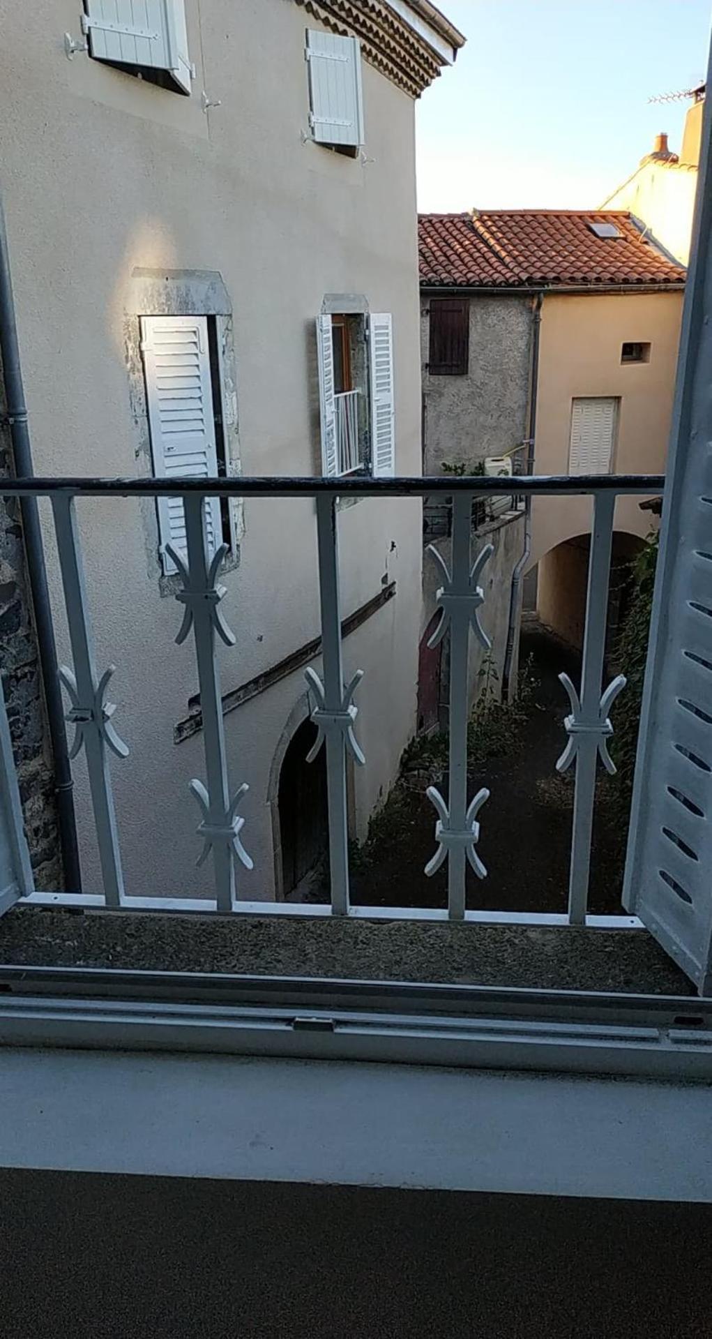 Nid Sous Le Volcan Saint-Sandoux Exteriör bild